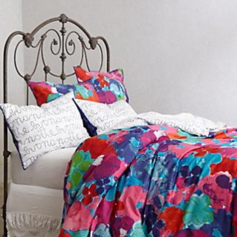 Anthropologie Stellate Script Pair of Standard Shams